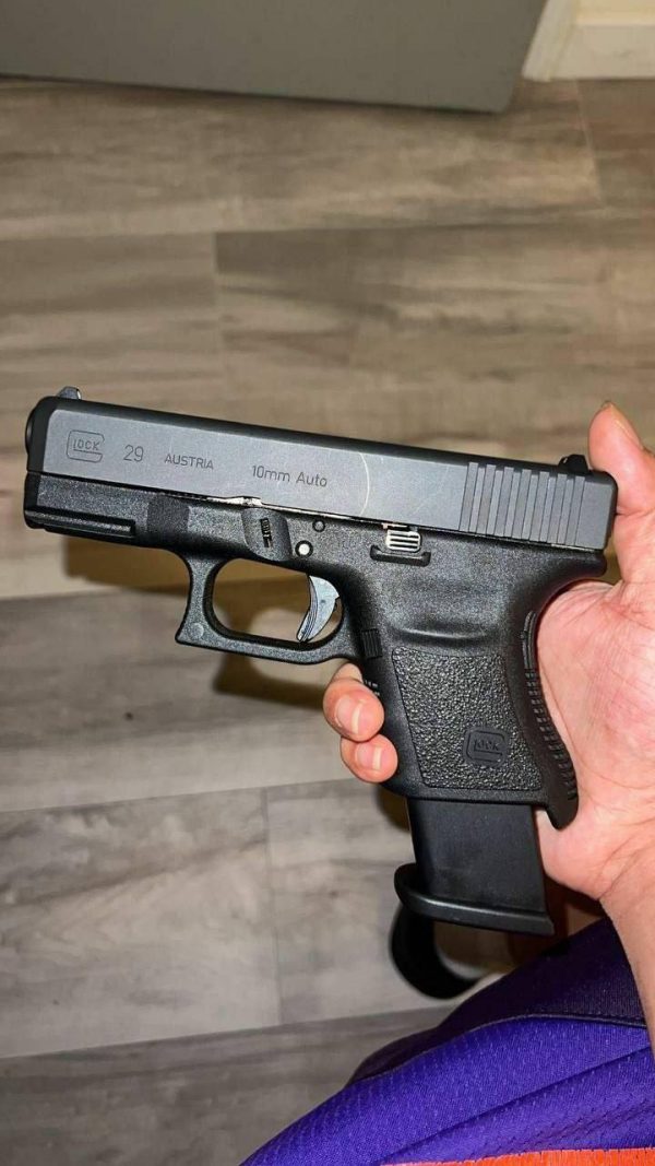 GLOCK 29   Comes whit 100rd and complete accessories.